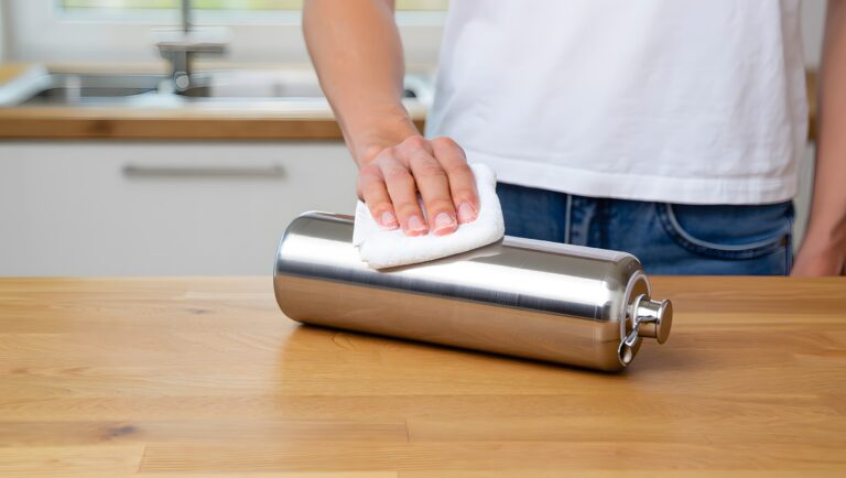 How-to-Clean-Your-Insulated-Water-Bottle